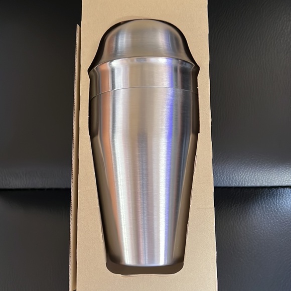 New Remy Martin Shakers - Picture 3 of 7